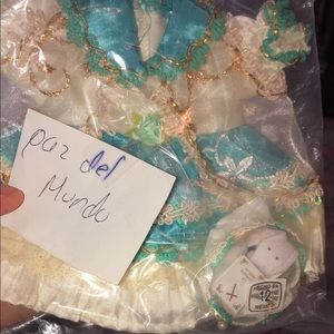 Traje de nino dios “PAZ DEL MUNDO” talla 12